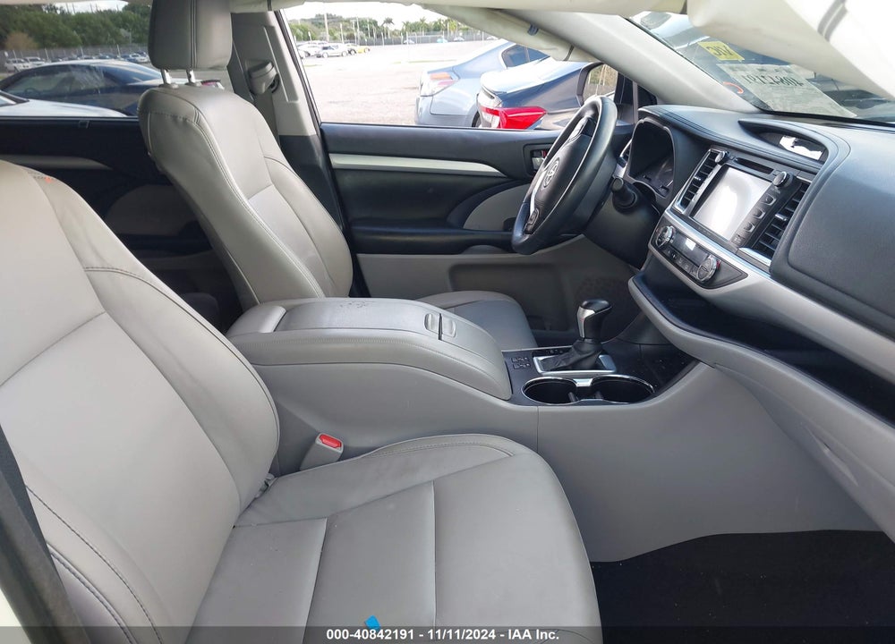 2016 TOYOTA HIGHLANDER XLE V6 VIN: 5TDKKRFH7GS122110