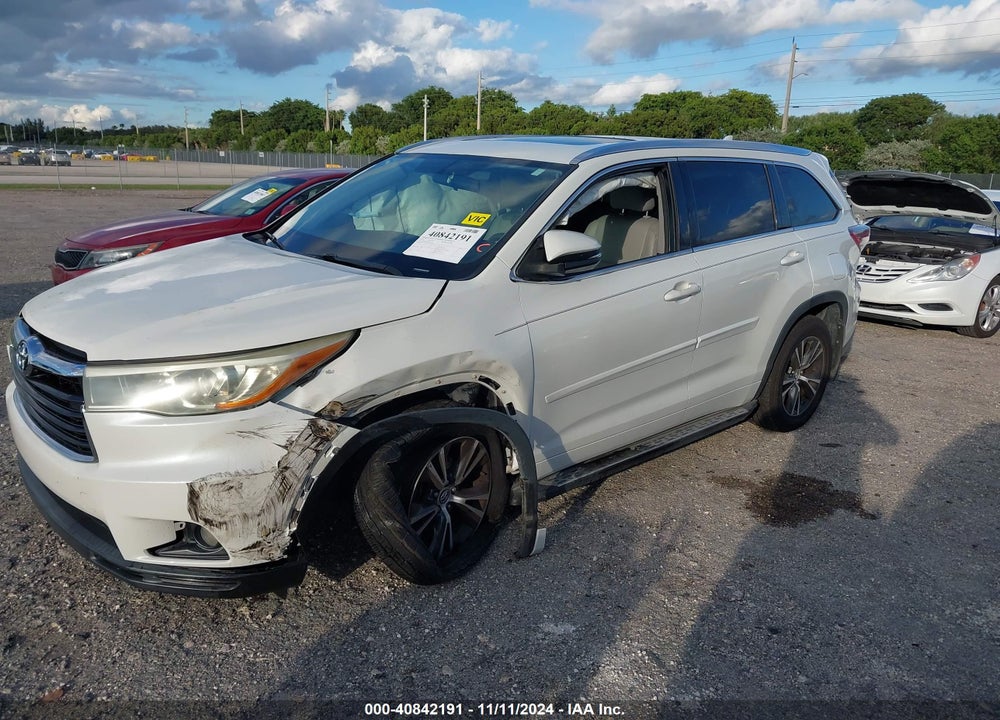 2016 TOYOTA HIGHLANDER XLE V6 VIN: 5TDKKRFH7GS122110
