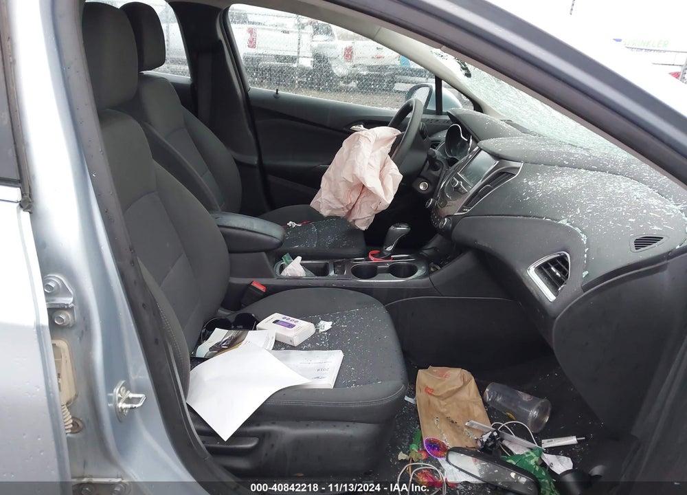 2018 CHEVROLET CRUZE LT AUTO VIN: 1G1BE5SM2J7138261