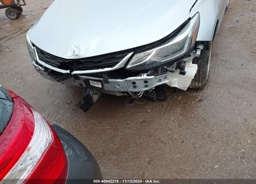 2018 CHEVROLET CRUZE LT AUTO VIN: 1G1BE5SM2J7138261