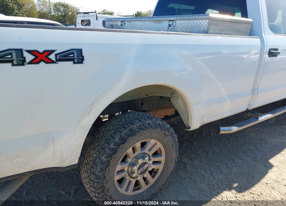 2017 FORD SUPER DUTY F-250 SRW XLT VIN: 1FT7W2B60HED84581