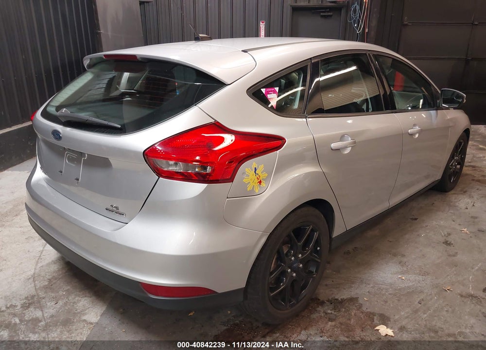 2015 FORD FOCUS SE VIN: 1FADP3K25FL247735