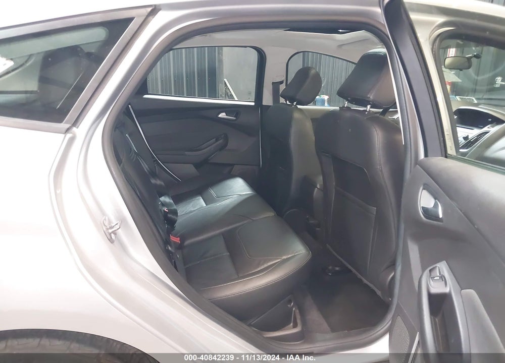 2015 FORD FOCUS SE VIN: 1FADP3K25FL247735