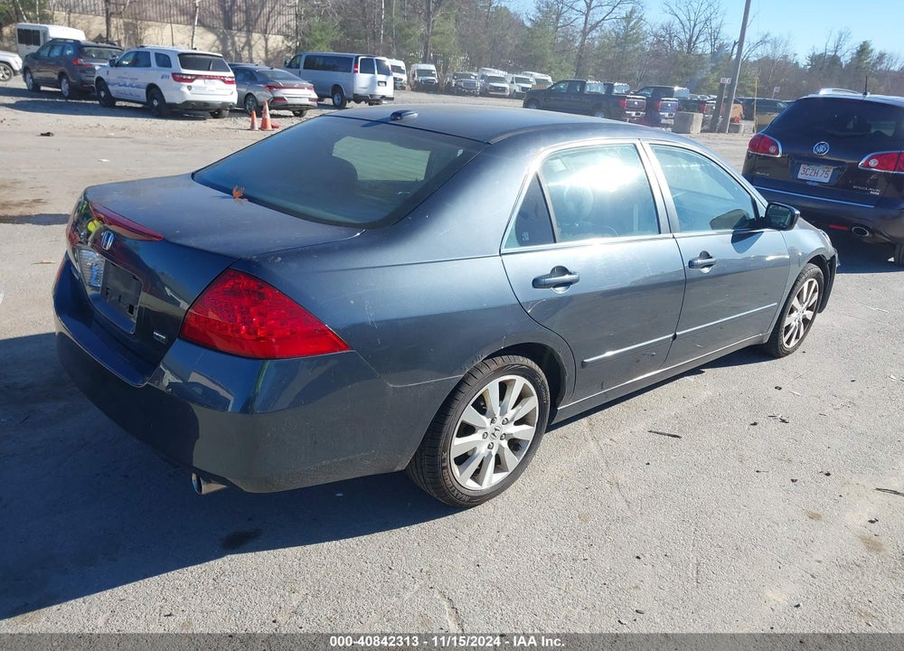 2007 HONDA ACCORD 3.0 EX VIN: 1HGCM66517A074220