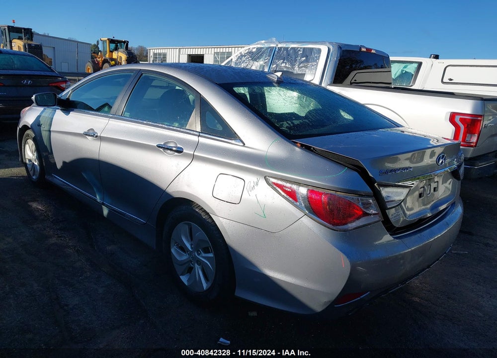 2015 HYUNDAI SONATA HYBRID VIN: KMHEC4A41FA119986