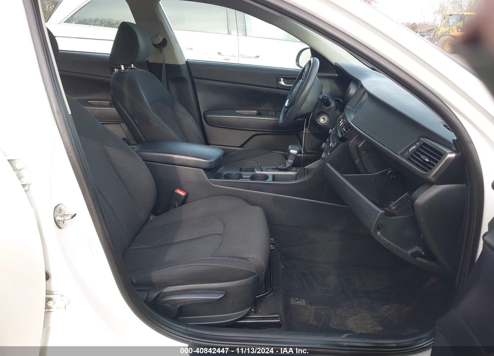 2018 KIA OPTIMA LX VIN: KNAGT4L38J5235671