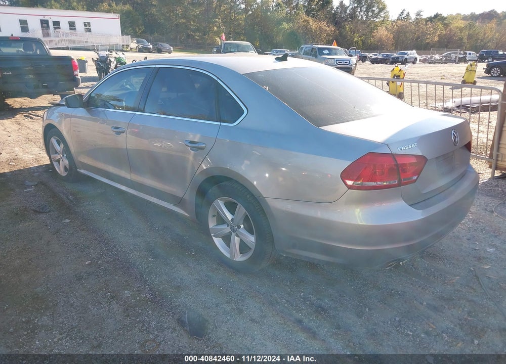 2013 VOLKSWAGEN PASSAT 2.0L TDI SE VIN: 1VWBN7A35DC054441