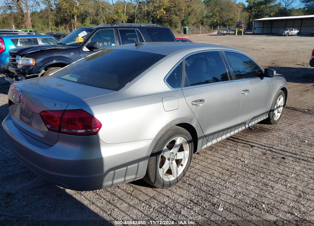 2013 VOLKSWAGEN PASSAT 2.0L TDI SE VIN: 1VWBN7A35DC054441