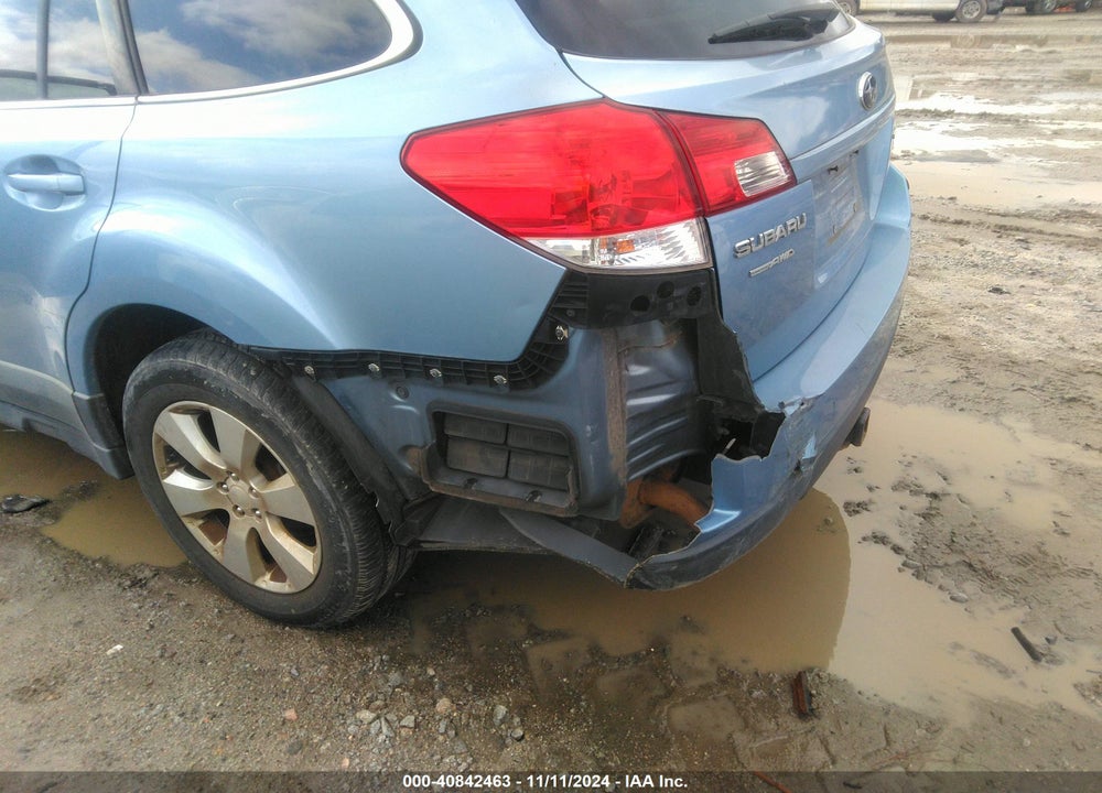 2010 SUBARU OUTBACK 2.5I LIMITED VIN: 4S4BRBKC3A3354348