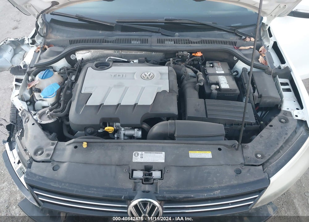 2014 VOLKSWAGEN JETTA 2.0L TDI VIN: 3VWLL7AJ5EM406975