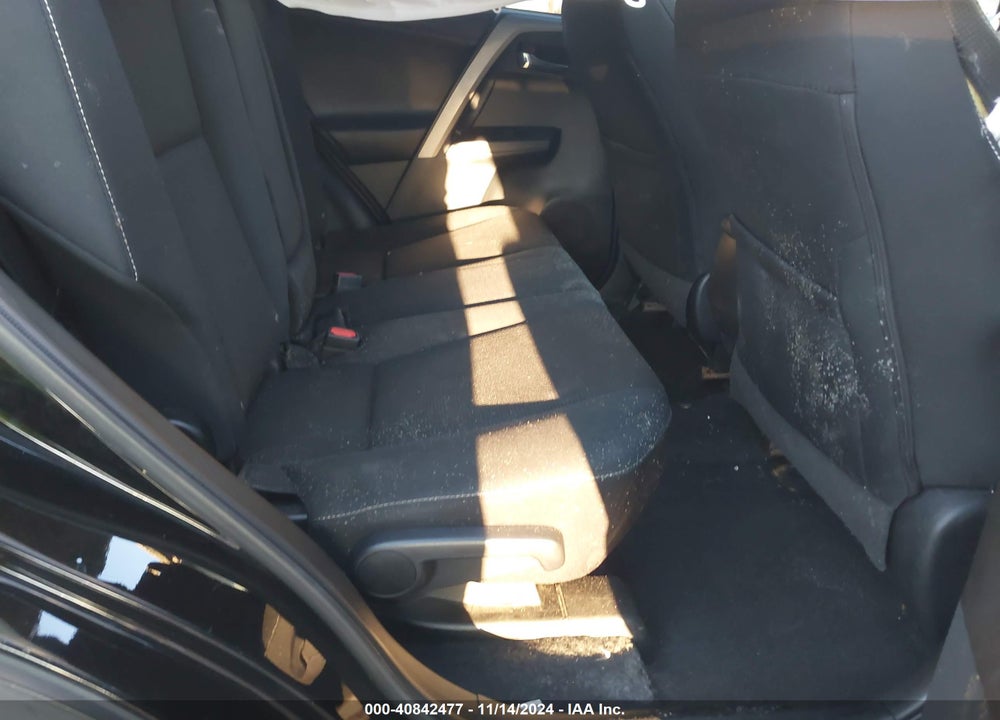 2018 TOYOTA RAV4 VIN: 2T3RFREV2JW762306