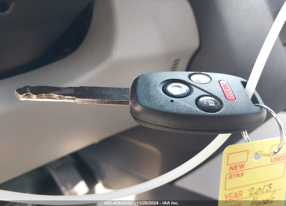 2013 HONDA PILOT EX-L VIN: 5FNYF4H5XDB075806