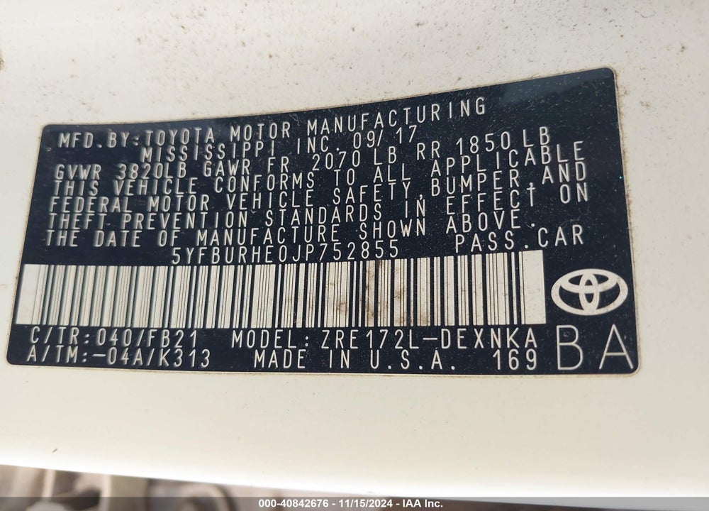 2018 TOYOTA COROLLA LE VIN: 5YFBURHE0JP752855