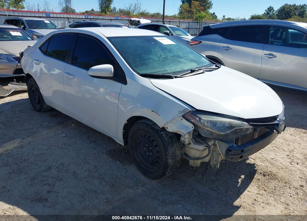 2018 TOYOTA COROLLA LE VIN: 5YFBURHE0JP752855