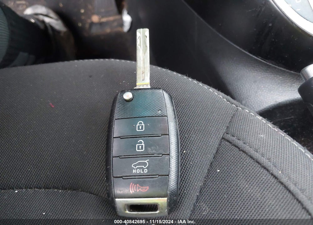 2015 KIA SOUL VIN: KNDJN2A21F7758091