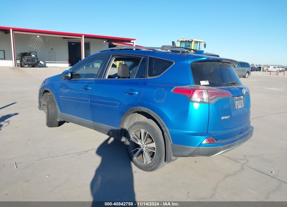 2018 TOYOTA RAV4 ADVENTURE/XLE VIN: JTMWFREV1JJ152818