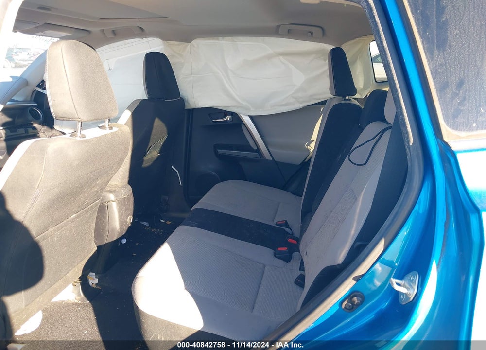 2018 TOYOTA RAV4 ADVENTURE/XLE VIN: JTMWFREV1JJ152818