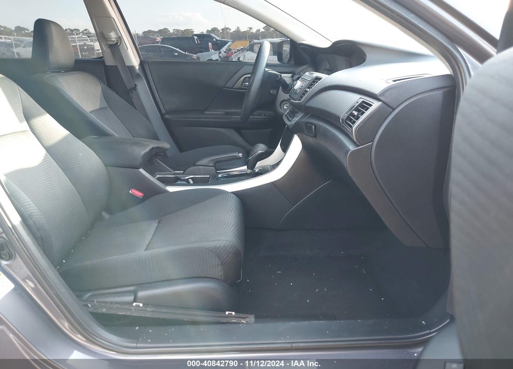2015 HONDA ACCORD LX VIN: 1HGCR2F38FA110136
