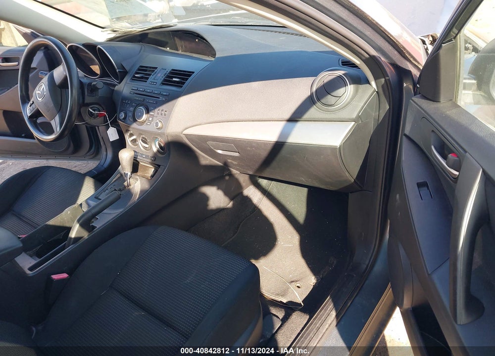 2013 MAZDA MAZDA3 VIN: JM1BL1TG2D1789556