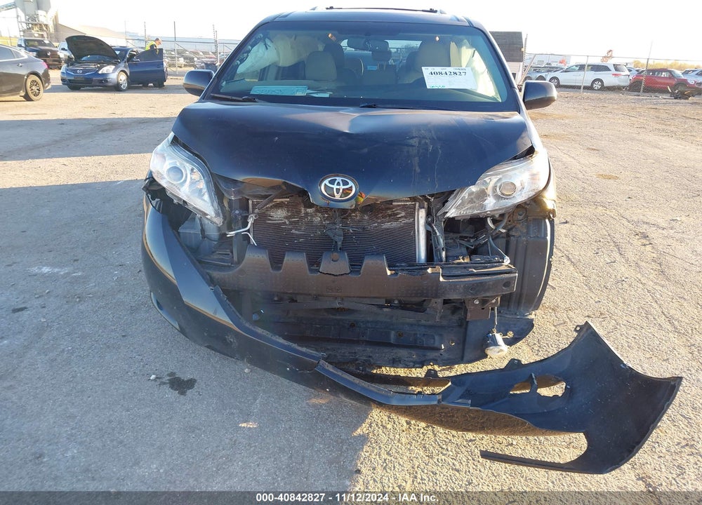 2015 TOYOTA SIENNA XLE 8 PASSENGER VIN: 5TDYK3DC1FS617884