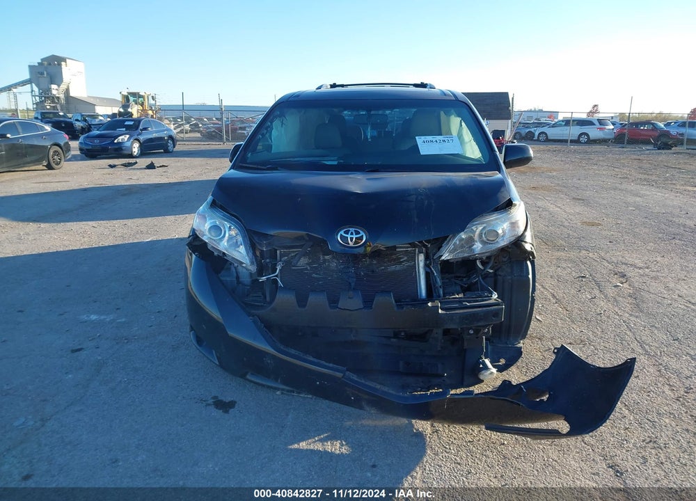 2015 TOYOTA SIENNA XLE 8 PASSENGER VIN: 5TDYK3DC1FS617884