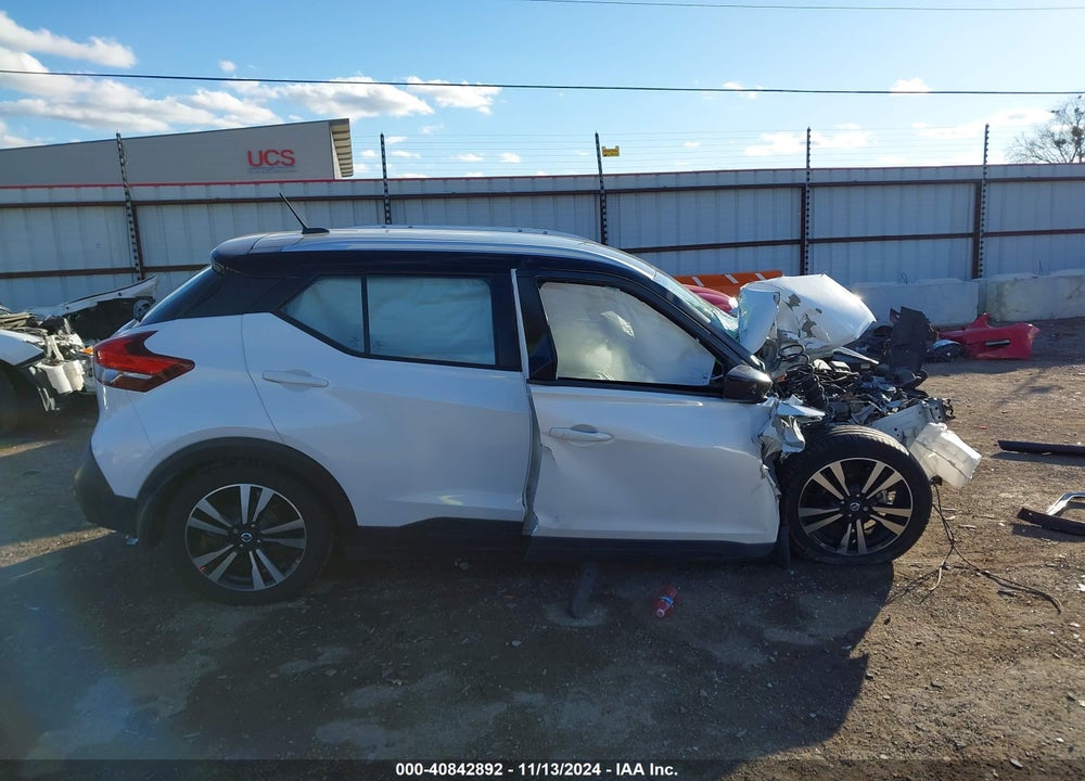 2019 NISSAN KICKS SV VIN: 3N1CP5CU4KL566417