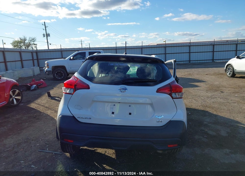2019 NISSAN KICKS SV VIN: 3N1CP5CU4KL566417