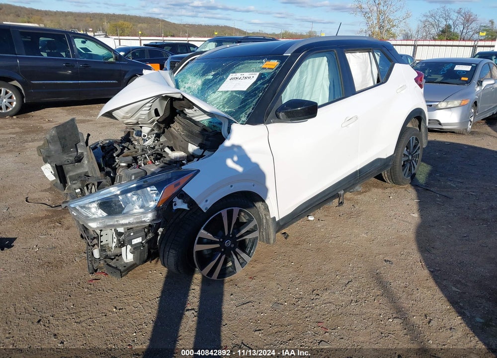 2019 NISSAN KICKS SV VIN: 3N1CP5CU4KL566417