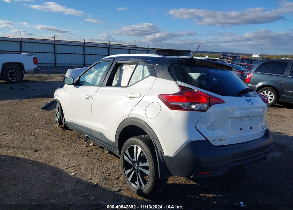 2019 NISSAN KICKS SV VIN: 3N1CP5CU4KL566417