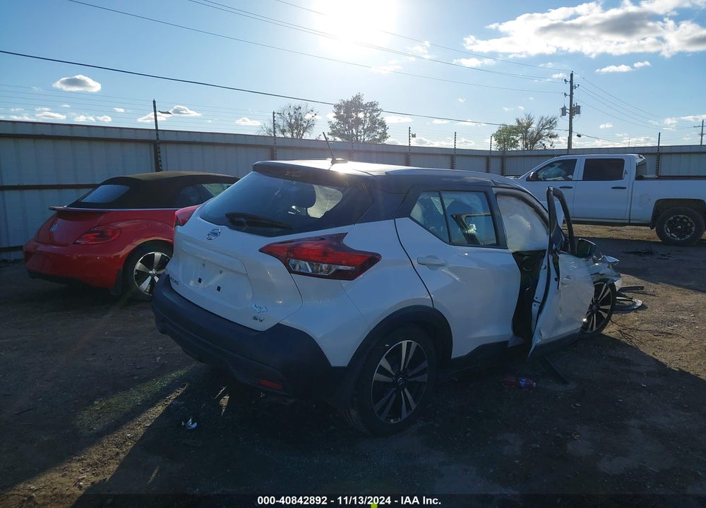 2019 NISSAN KICKS SV VIN: 3N1CP5CU4KL566417