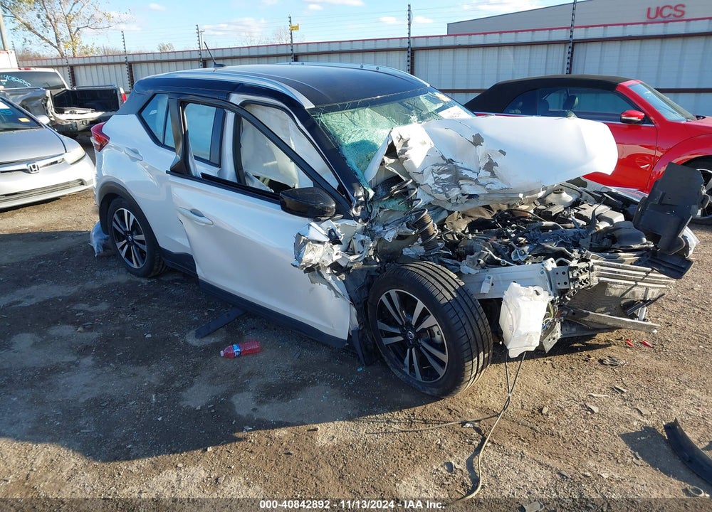 2019 NISSAN KICKS SV VIN: 3N1CP5CU4KL566417