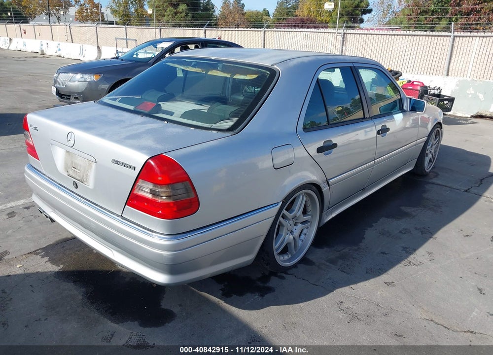 1995 MERCEDES-BENZ C 36 VIN: WDBHM36E8SF252282