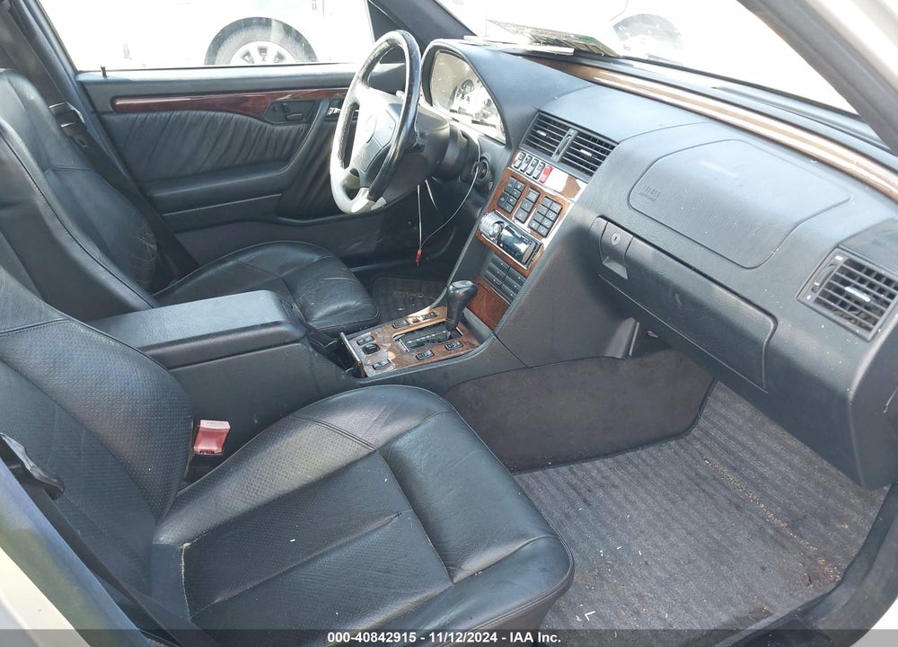 1995 MERCEDES-BENZ C 36 VIN: WDBHM36E8SF252282