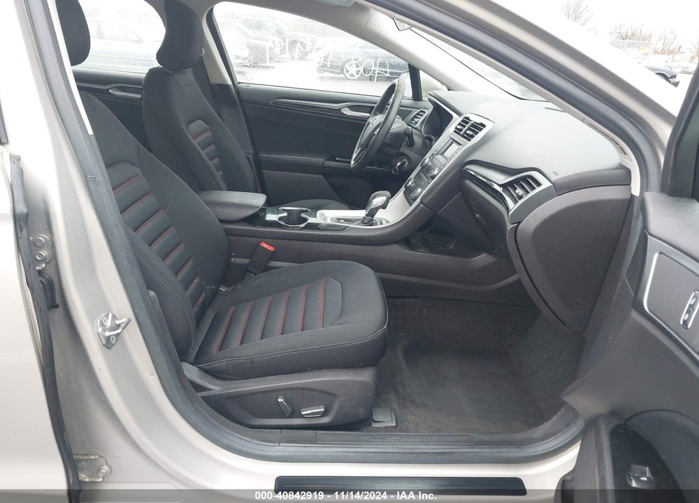 2016 FORD FUSION SE VIN: 3FA6P0HD1GR148333