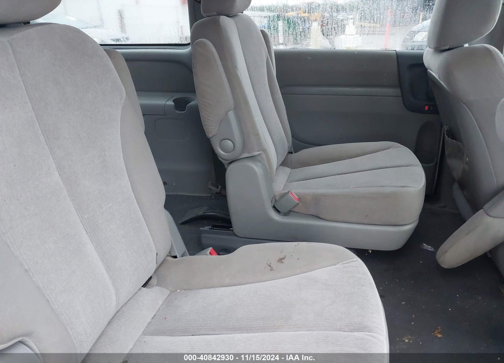 2011 KIA SEDONA LX VIN: KNDMG4C79B6384955