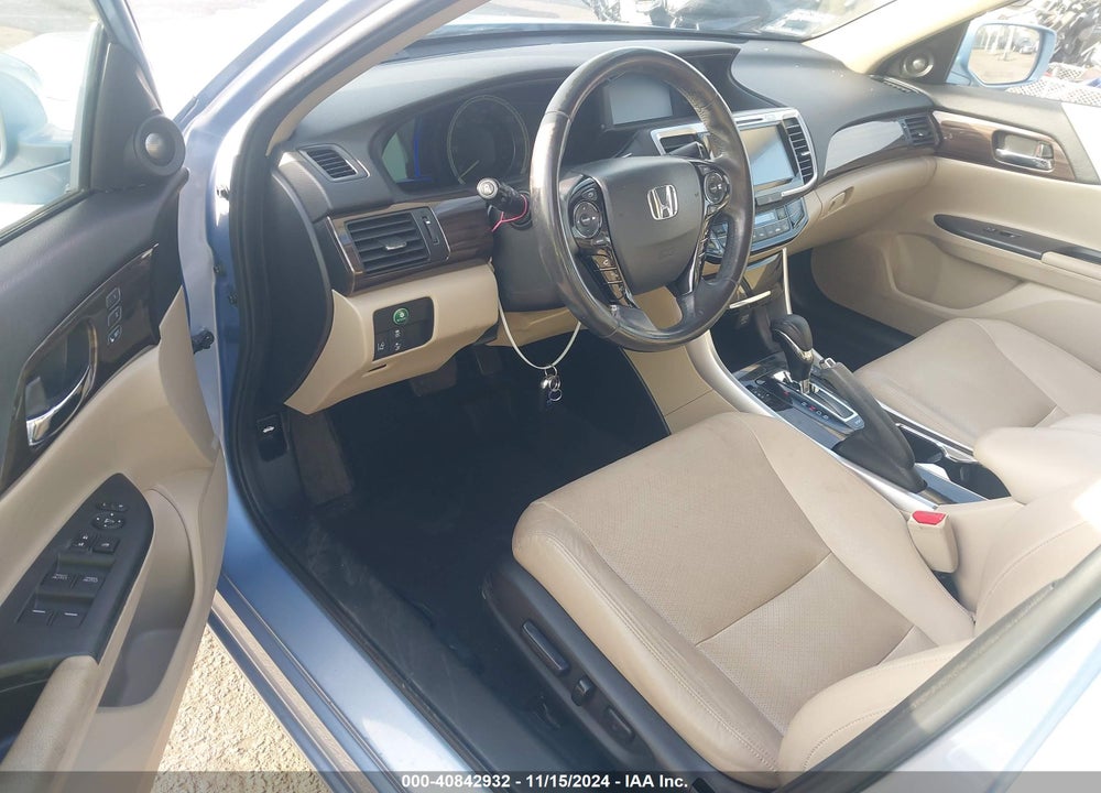 2017 HONDA ACCORD HYBRID VIN: JHMCR6F51HC024583