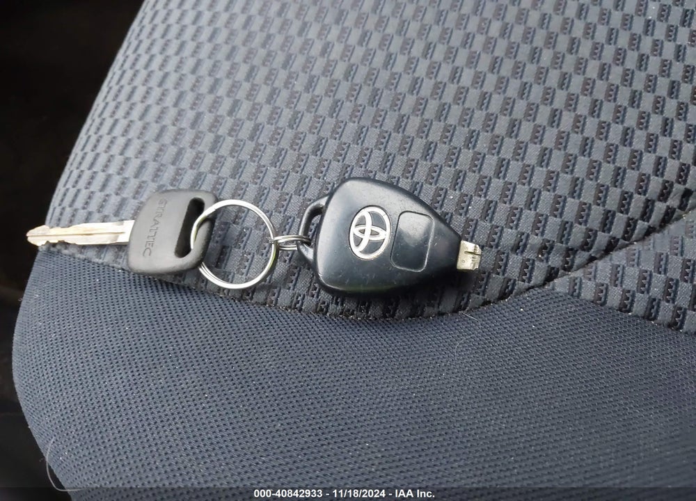 2007 TOYOTA RAV4 SPORT V6 VIN: JTMBK32V776012182