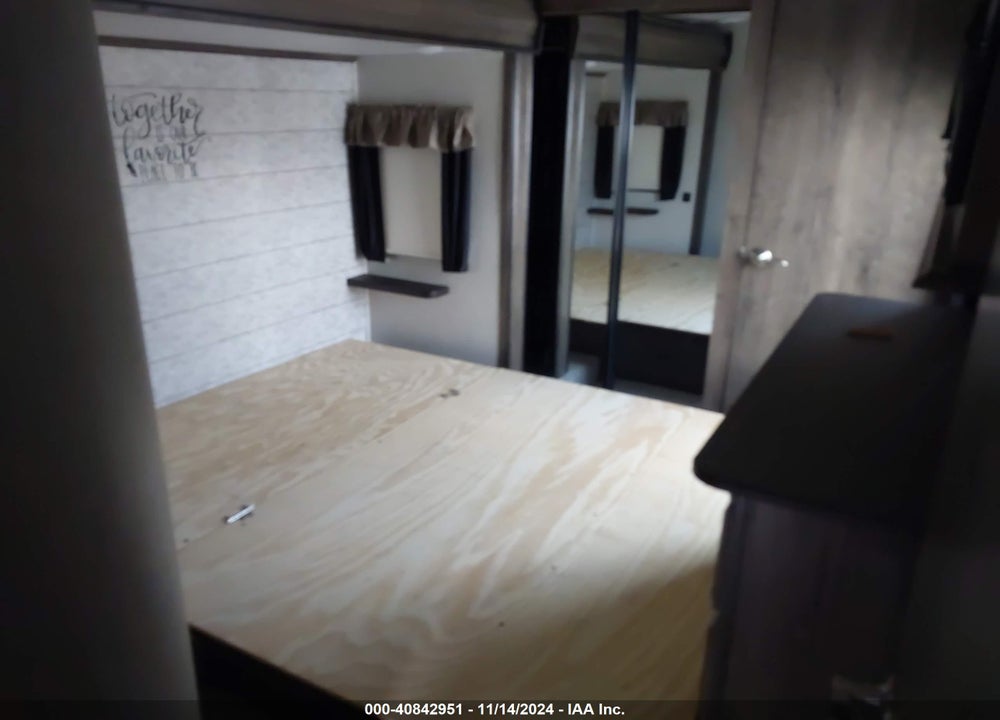 2019 KEYSTONE TRAVEL TRLR VIN: 4YDF33120KA740791