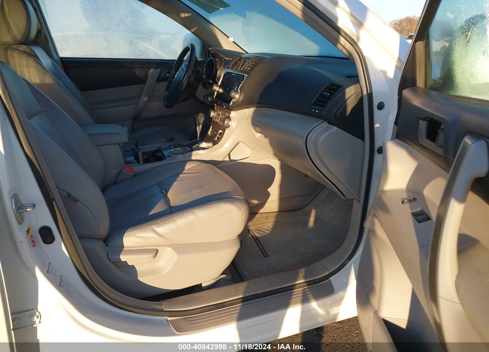 2010 TOYOTA HIGHLANDER VIN: 5TDJK3EH6AS028155