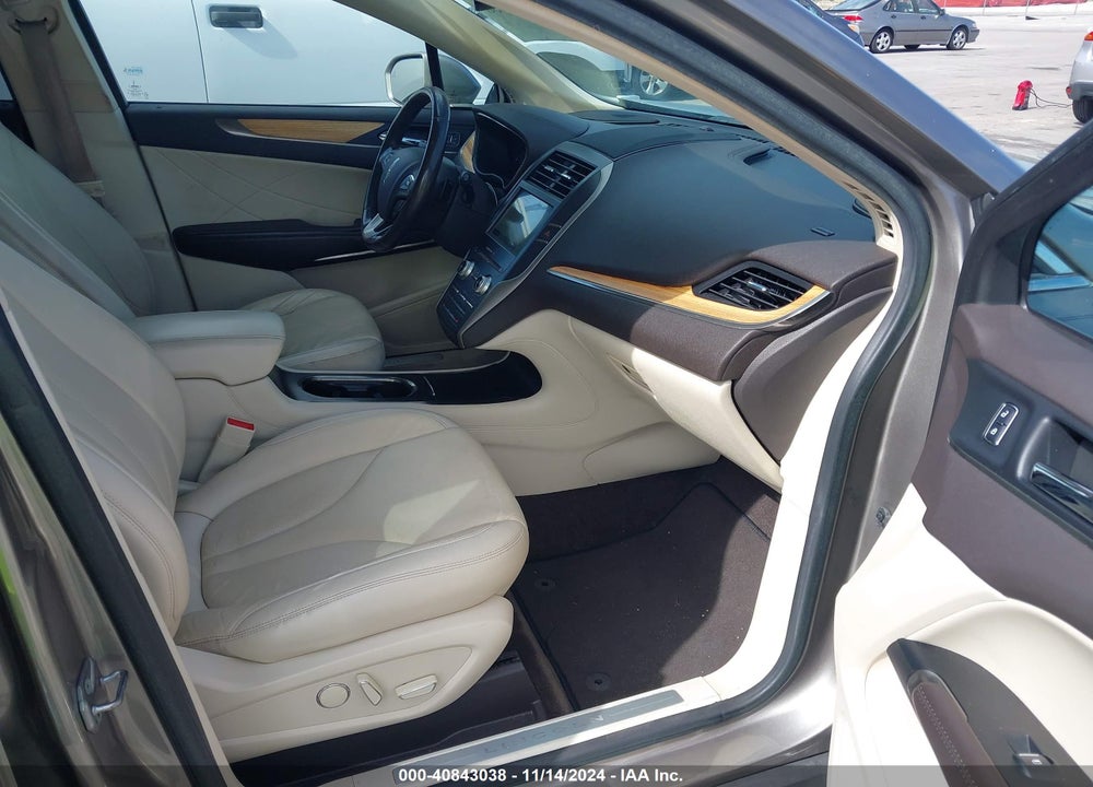 2016 LINCOLN MKC SELECT VIN: 5LMCJ2C91GUJ26833