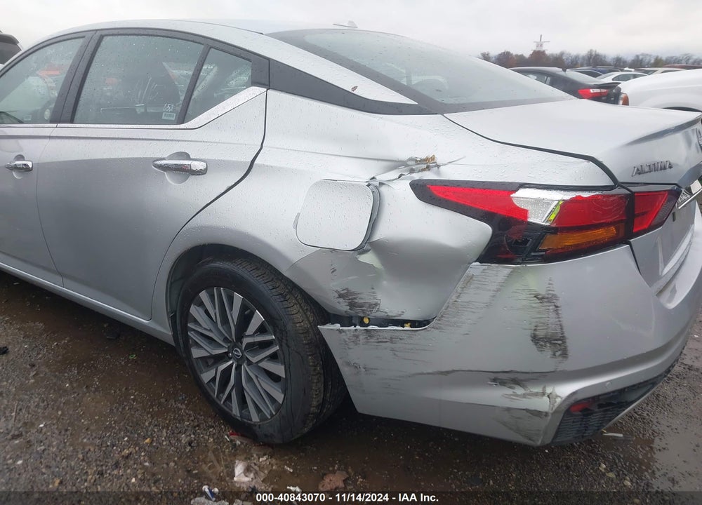 2024 NISSAN ALTIMA SV FWD VIN: 1N4BL4DV9RN377137
