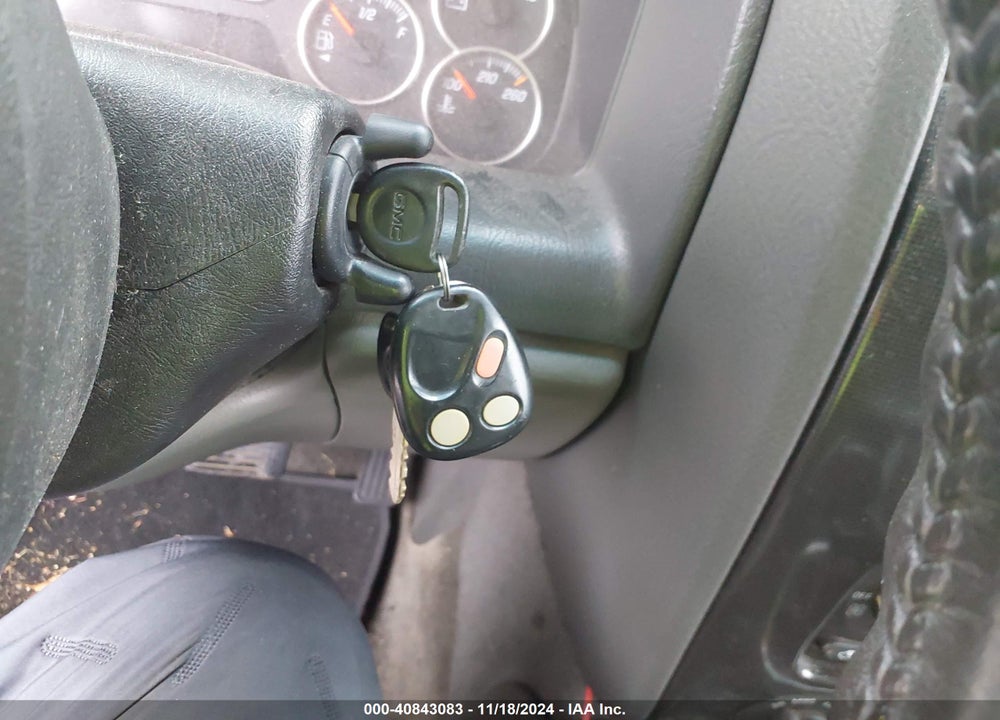2003 GMC ENVOY XL SLE VIN: 1GKET16S436143681