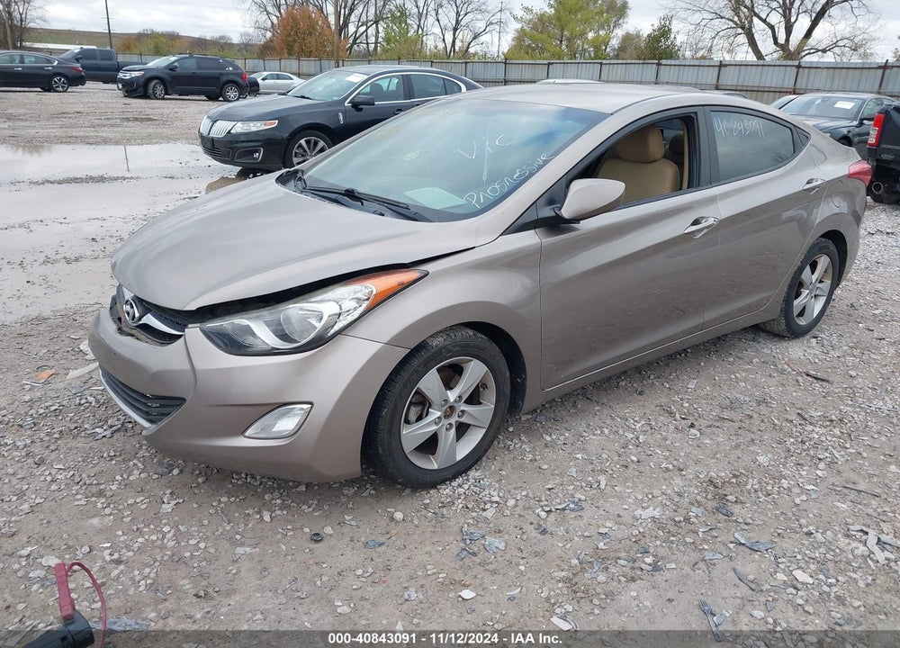 2013 HYUNDAI ELANTRA VIN: 5NPDH4AE4DH392646
