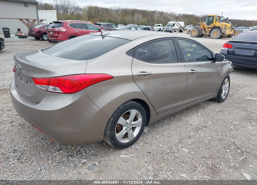 2013 HYUNDAI ELANTRA VIN: 5NPDH4AE4DH392646