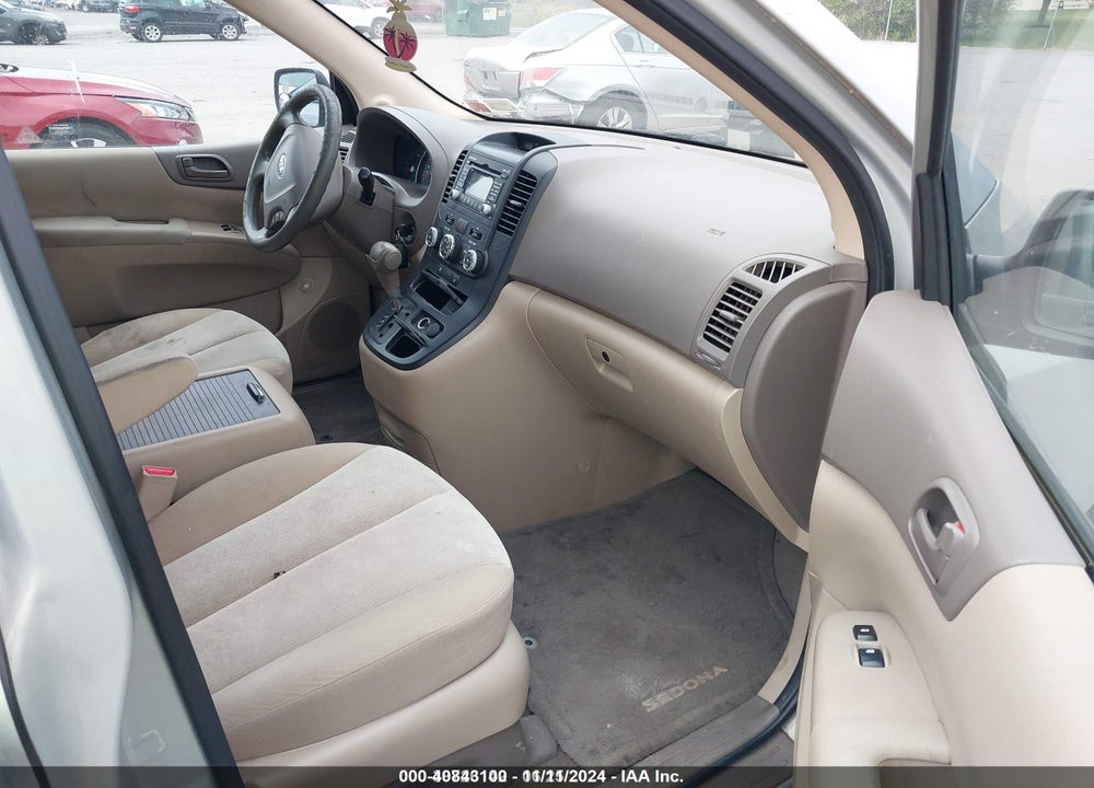 2014 KIA SEDONA LX VIN: KNDMG4C77E6579537