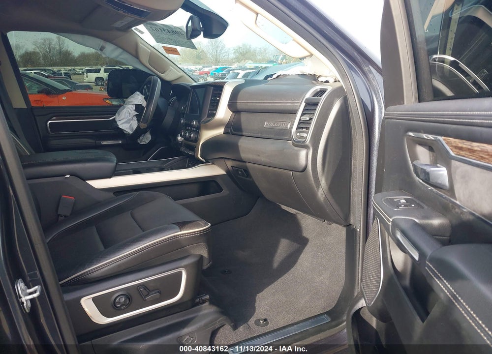 2019 RAM 1500 LAIE  4X4 6'4 BOX VIN: 1C6SRFRTXKN579302