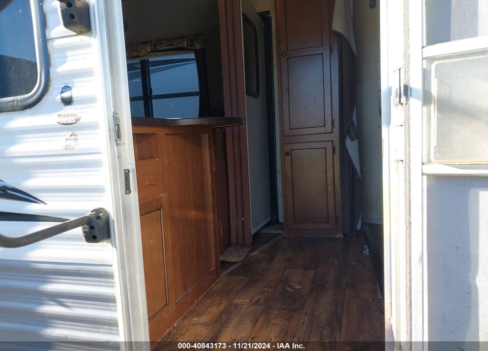 2014 HEAR PROWLER 30 SES VIN: 5SFPB3529EE278553