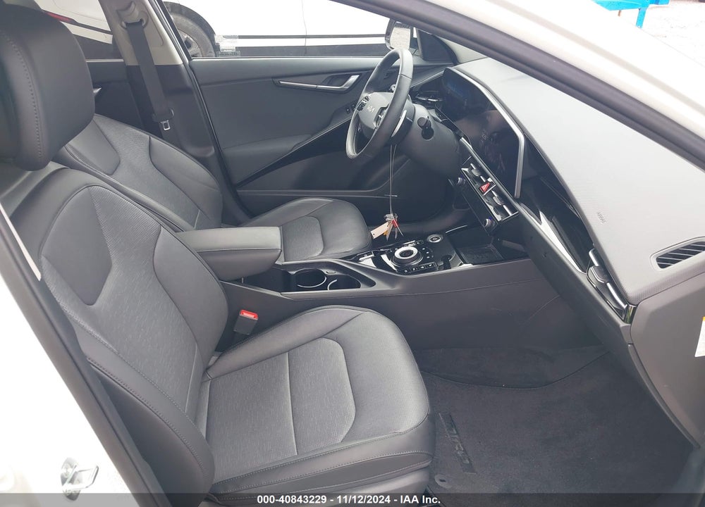 2023 KIA NIRO EV WAVE VIN: KNDCT3L15P5040078