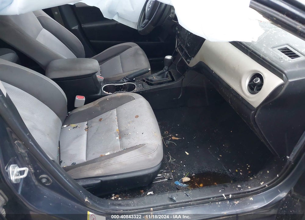 2018 TOYOTA COROLLA LE VIN: 5YFBURHEXJP789654