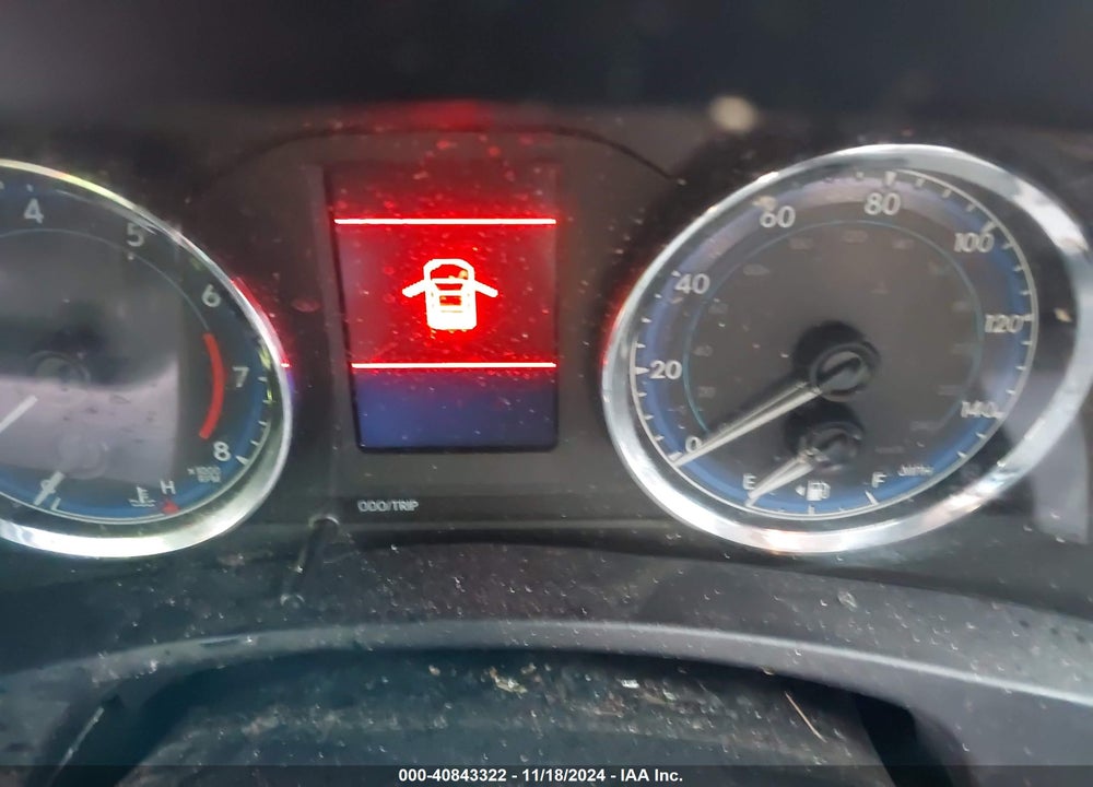 2018 TOYOTA COROLLA LE VIN: 5YFBURHEXJP789654